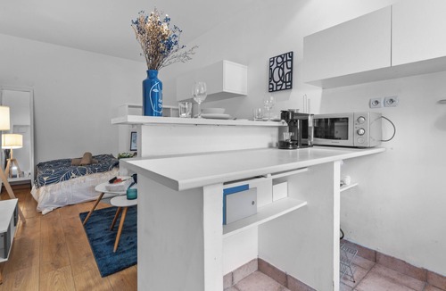 Saint-Louis Apartment | Studio Bleu Roi - 5min from the Château de Versailles