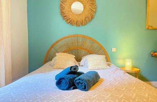 Moulins Apartment | Studio Boho-Chic en hyper-centre de Moulins au calme avec Parking en face
