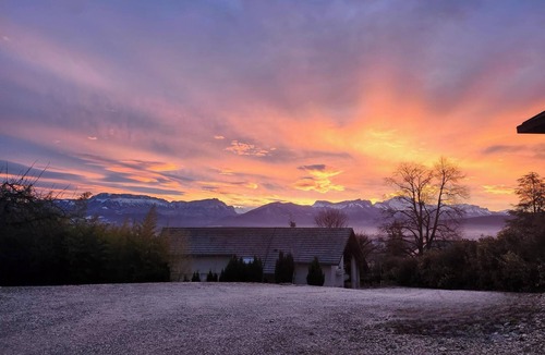 Poisy Apartment | Studio Bonheur new Annecy/Poisy beautiful view quiet