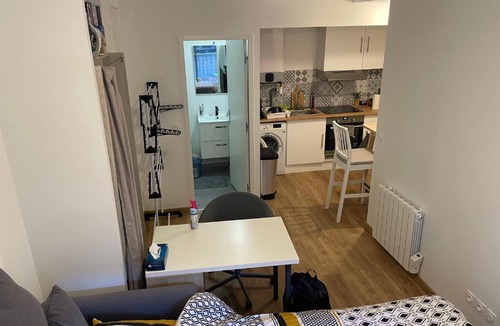 Nansouty-Saint-Genes Apartment | Studio Bordeaux centre ville