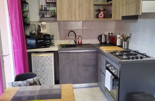 Brouzet-les-Ales Apartment | Studio Bouquet