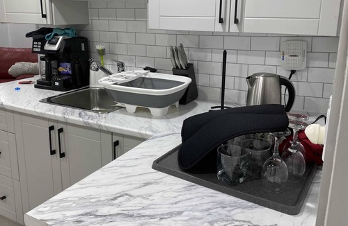 Malton Apartment | Studio - Bright & Cozy @ *YYZ* - Rest Your Head Here!
