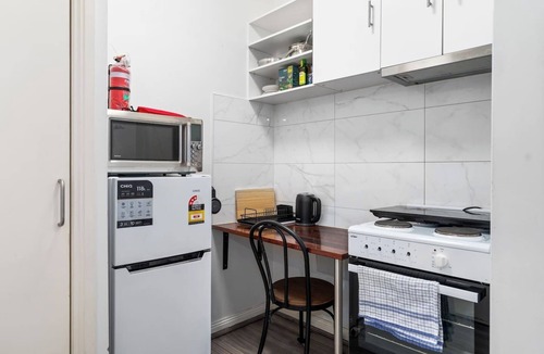 Brunswick West Apartment | Studio Brunswick Rd | Free Parking | 10 min to CBD
