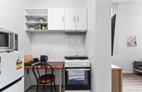 Brunswick West Apartment | Studio Brunswick Rd - Free Parking - 10 min to CBD