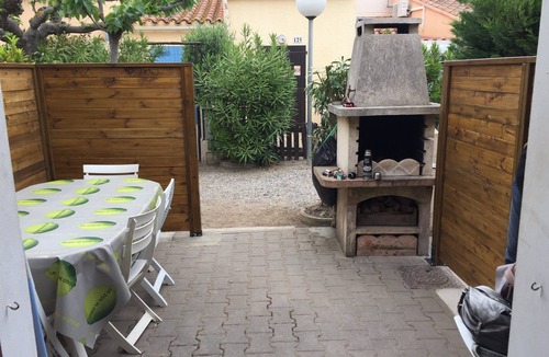 Les Cabanes de Fleury Apartment | Studio by the sea