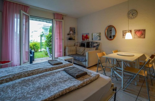 Caslano Apartment | Studio by the Pool