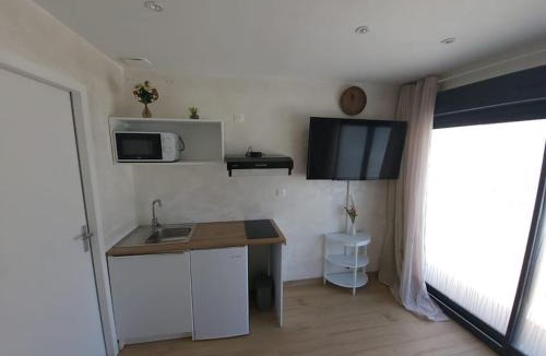 Castelnau-d'Estretefonds Apartment | Studio contemporain avec parking gratuit