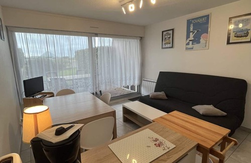 Le Touquet-Paris-Plage Apartment | Studio-cabin on the ground floor near the beach