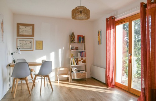 Saint-Pierre-d'Albigny Ski Chalet | Studio "Chez l’habitant" with Mountain View