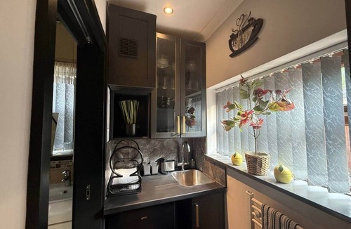 West Bridgford House | Studio C - Newly renovated private 1 bed studio