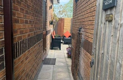 West Bridgford House | Studio C - Newly renovated private 1 bed studio