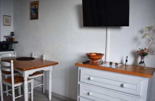 Font-Romeu-Odeillo-Via Apartment | Studio Cabine 4 Pers - Sud & Vue Montagne - FR-1-580-117