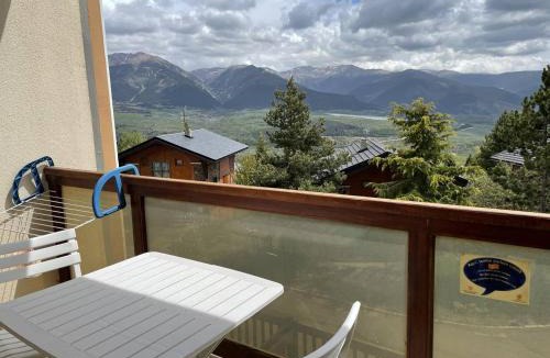 Font-Romeu-Odeillo-Via Apartment | Studio Cabine Confortable avec Balcon au Sud à Font-Romeu - FR-1-580-52