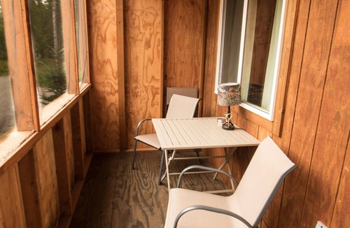 Susitna North Cabin | Studio Cabin 1 – Queen Bed