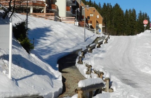Le Pleynet Apartment | Studio cabin 100m from slopes - Balcony - Ski locker