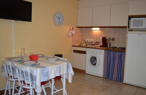 Banyuls-sur-Mer Apartment | Studio cabin 4 pers, near beach, street and mountain view