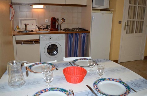 Banyuls-sur-Mer Apartment | Studio cabin 4 pers, near beach, street and mountain view