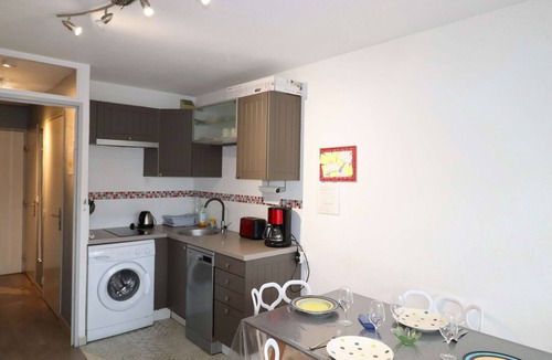 Le Grau-Du-Roi Apartment | Studio Cabin 4 people Ground floor swimming pools near sea, shops