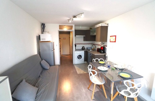 Le Grau-Du-Roi Apartment | Studio Cabin 4 people Ground floor swimming pools near sea, shops