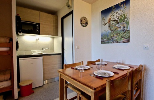 Chamrousse Apartment | Studio cabin 4 places at the foot of the slopes, valley view