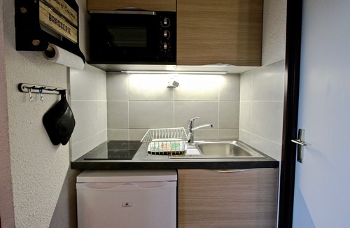 Chamrousse Apartment | Studio cabin 4 places at the foot of the slopes, valley view