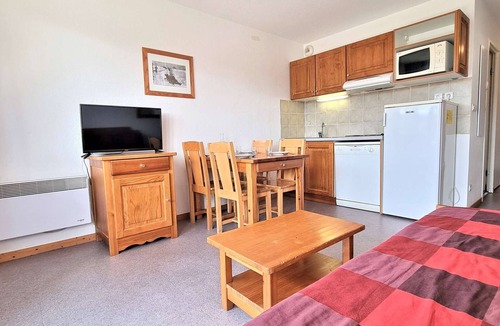 Saint-Etienne-en-Devoluy Apartment | Studio Cabin 4 ppl - Near Slopes & Shops