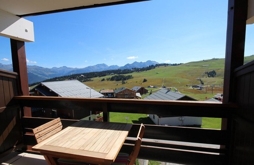 Les Saisies Apartment | Studio cabin for 4, Les Saisies, pets allowed