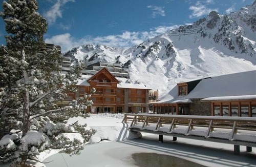 La Mongie Apartment | Studio cabin for 5 in La Mongie, slopeside, balcony, washer