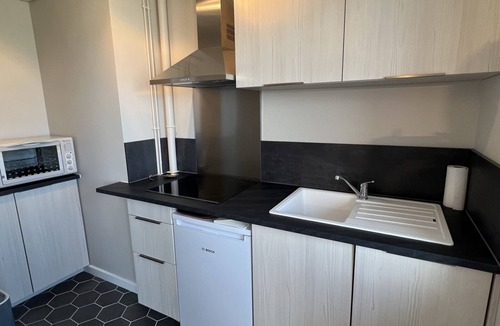 Le Home Apartment | Studio cabin with parking near the beach