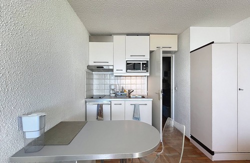 Carnon-Plage Apartment | Studio cabin sea view with private parking - sleeps 3