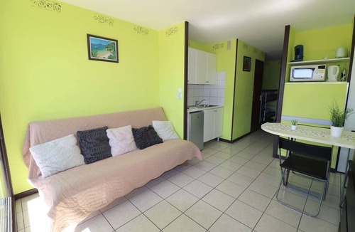 Le Grau-Du-Roi Apartment | Studio cabin swimming pool parking air conditioning 700m beach 150m from shops