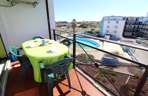 Le Grau-Du-Roi Apartment | Studio cabin swimming pool parking air conditioning 700m beach 150m from shops