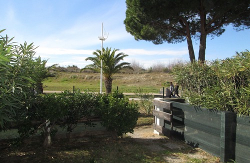 Le Grau-Du-Roi Apartment | Studio cabin the waterfront Le Grau Du Roi