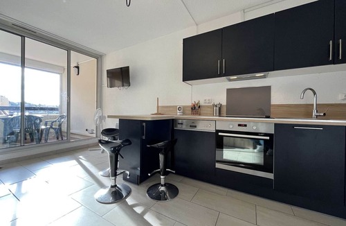 Port Rive Gauche Apartment | Studio cabin with pool, sleeps 4, Gruissan