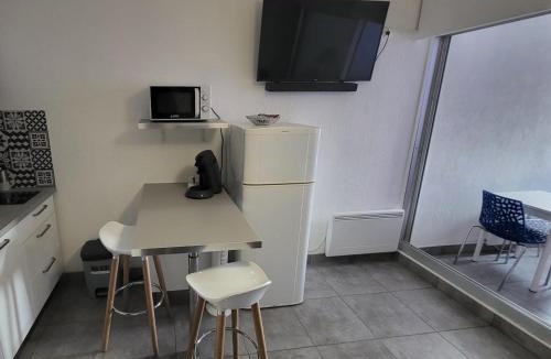 Sete Apartment | Studio cabine à Sète avec climatisation et parking, proche canal - FR-1-338-398