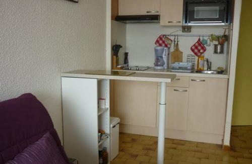Port Rive Gauche Apartment | Studio cabine – 2 couchages – Vue port – Résidence Le Chébeck – Gruissan