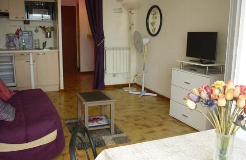 Port Rive Gauche Apartment | Studio cabine – 2 couchages – Vue port – Résidence Le Chébeck – Gruissan