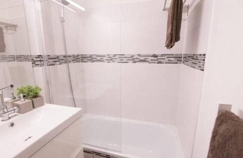 Saint-Lary-Soulan Apartment | Studio cabine 4 pers proche centre Saint Lary - FR-1-296-231