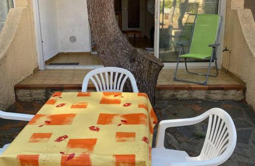 La Franqui-Plage Apartment | Studio Cabine 4 Pers, Terrasse, Parking Privé, Proche Plage et Commerces, La Franqui - FR-1-81-585
