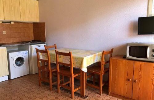 Le Barcares Apartment | Studio Cabine 4 Pers, RDC, Bord de Plage, Parking Privé, À Proximité Commerces et Aqualand - FR-1-81-235