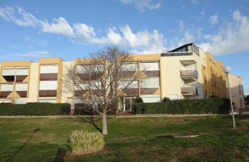Le Grau-Du-Roi Apartment | Studio cabine avec terrasse, à 550m de la plage et 100m des commerces, idéal 4 pers., animaux acceptés - FR-1-307-156