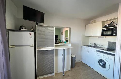 Sete Apartment | Studio Cabine avec Piscine, Parking Privé et Wifi - Proche Plage et Commerces à Sète - FR-1-338-574