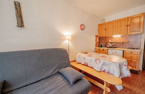 Ax-les-Thermes Apartment | Studio "Cabine Ax Les 3 Domaines" in a Quiet Setting Near the Slopes