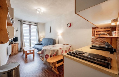 Ax-les-Thermes Apartment | Studio "Cabine Ax Les 3 Domaines" in a Quiet Setting Near the Slopes