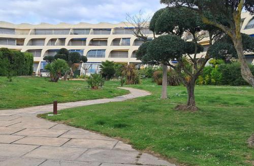 Le Grau-Du-Roi Apartment | Studio cabine climatisé, piscine, parking, animaux admis, 350m plage - FR-1-250-62