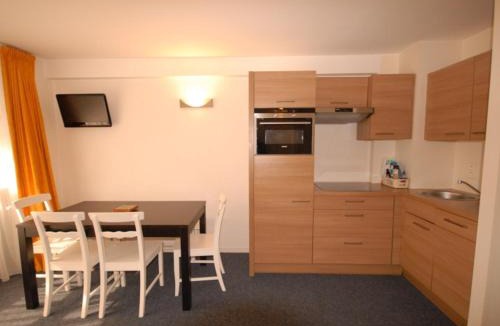 Eaux-Bonnes Apartment | Studio cabine confortable pour 8 pers à Gourette, animaux acceptés - FR-1-859-2