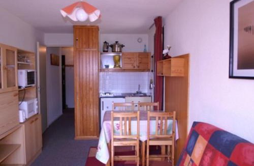 Le Pleynet Apartment | Studio cabine cosy avec balcon, 400m des pistes, casier à skis, proche commerces et remontées mécaniques. - FR-1-557A-15