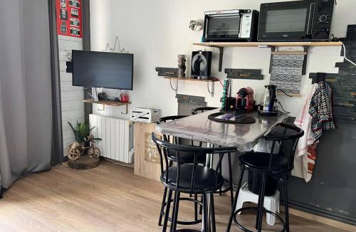 Les Angles Apartment | Studio cabine familial avec balcon aux Angles - FR-1-593-86