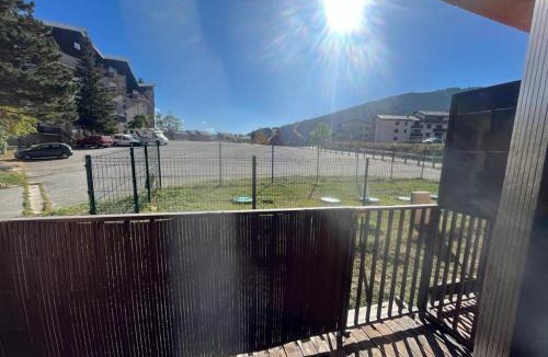 Les Angles Apartment | Studio cabine familial avec balcon aux Angles - FR-1-593-86
