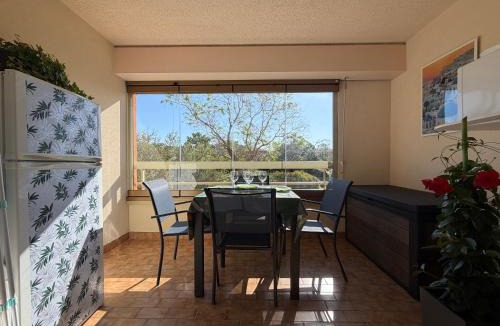 Miramar Apartment | Studio Cabine en Front de Mer - Plage de l'Argentière, La Londe-les-Maures